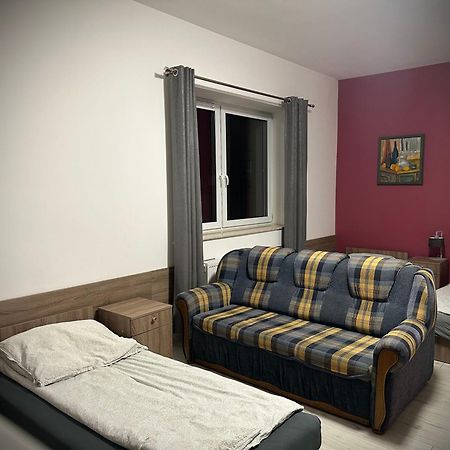 Hostel Sportowa Płońsk Esterno foto